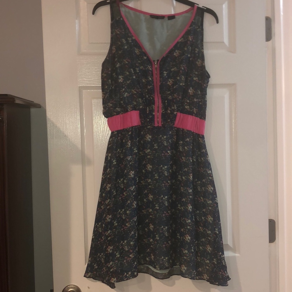 Women’s dress